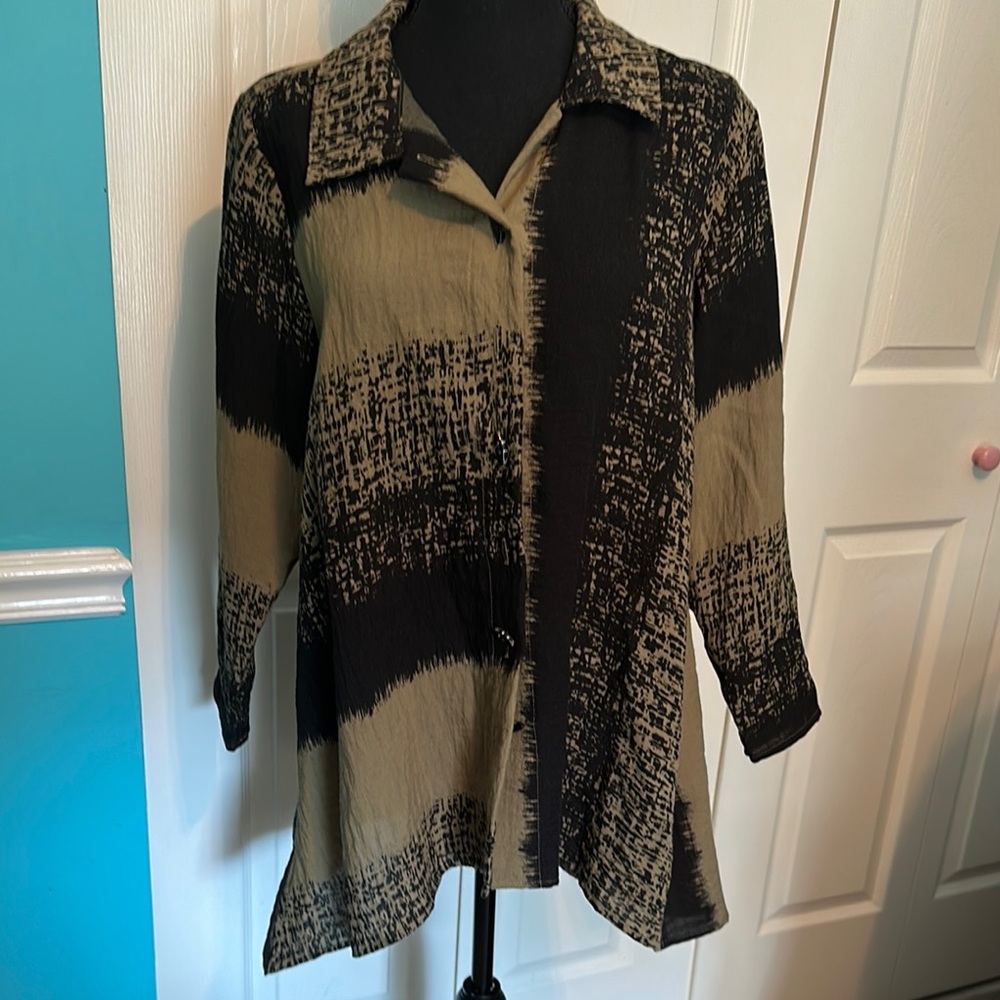 Habitat Stylish‎ Black and Green Women's Top